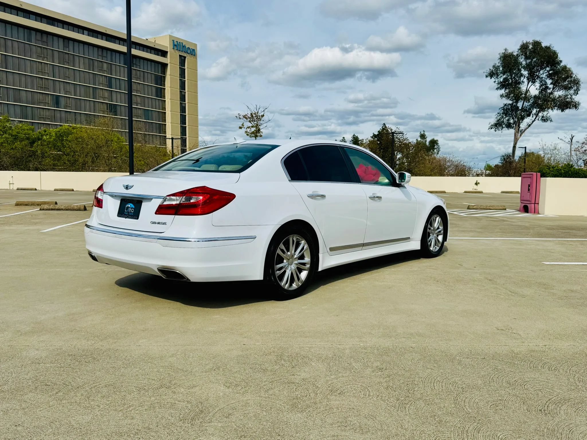 Used 2014 Hyundai Genesis 3.8 RWD image 9
