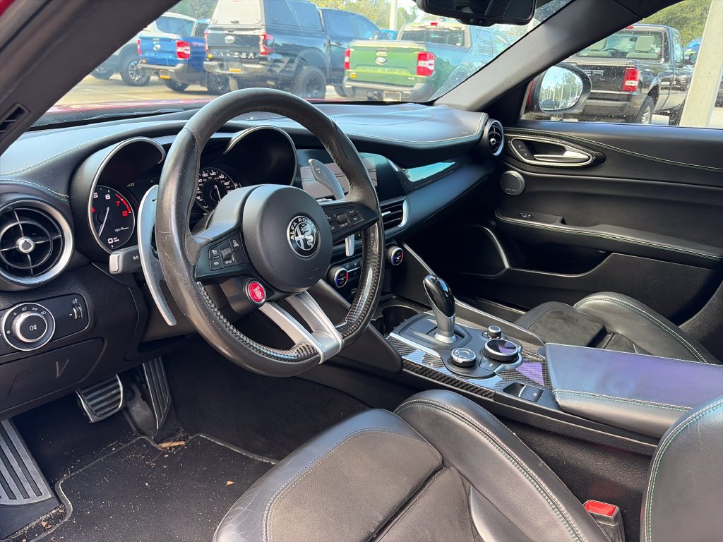 Used 2017 Alfa Romeo Giulia Quadrifoglio RWD image 6