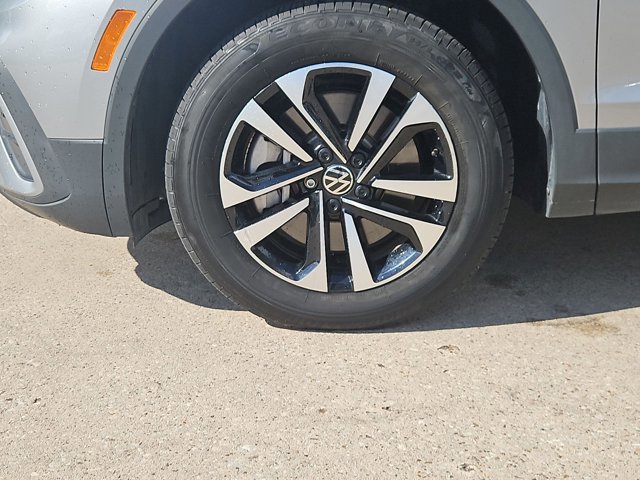 Used 2024 Volkswagen Tiguan S image 23