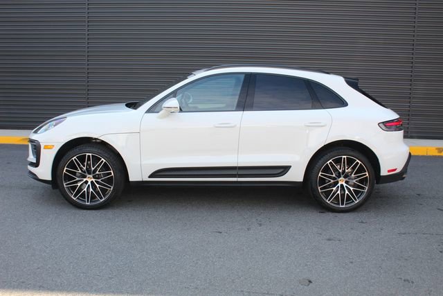 Certified 2026 Porsche Macan image 2
