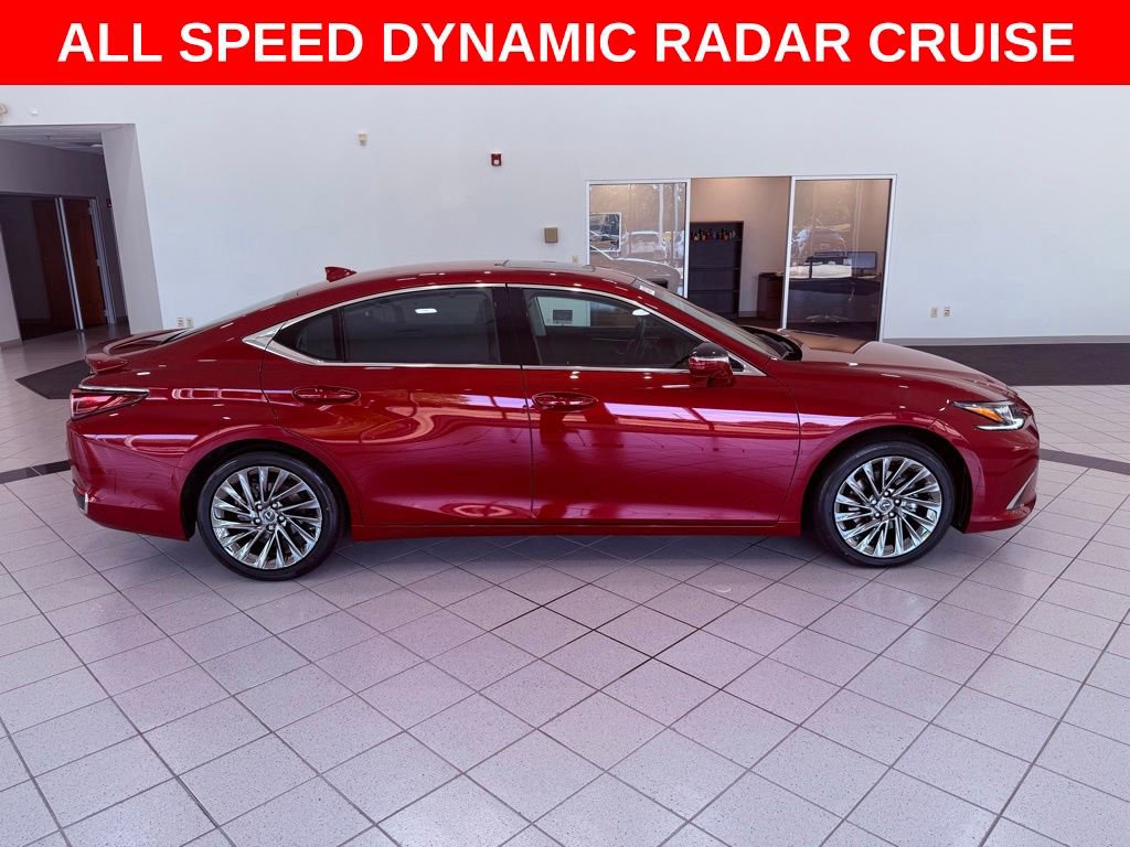 Used 2024 Lexus ES 300h Ultra Luxury w/ Accessory Package (Z2) FWD image 8