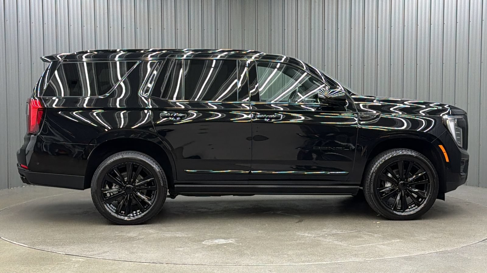 Used 2026 GMC Yukon Denali w/ Sun & Power Step Package AWD/4WD image 6