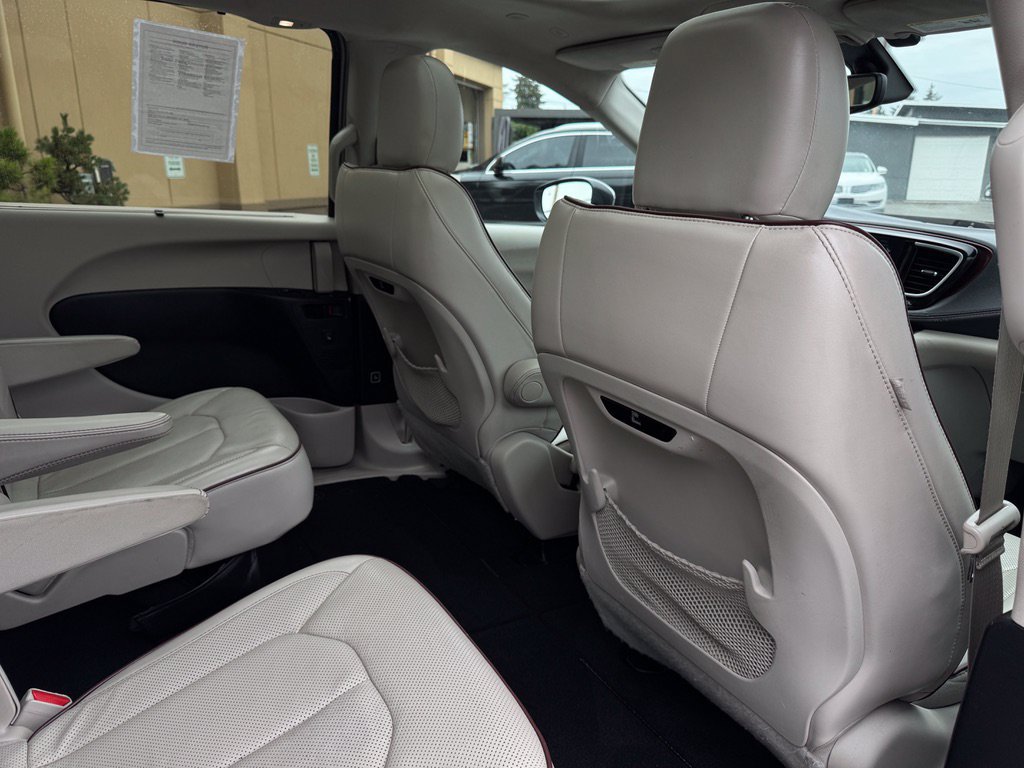 Used 2020 Chrysler Pacifica Limited FWD image 22