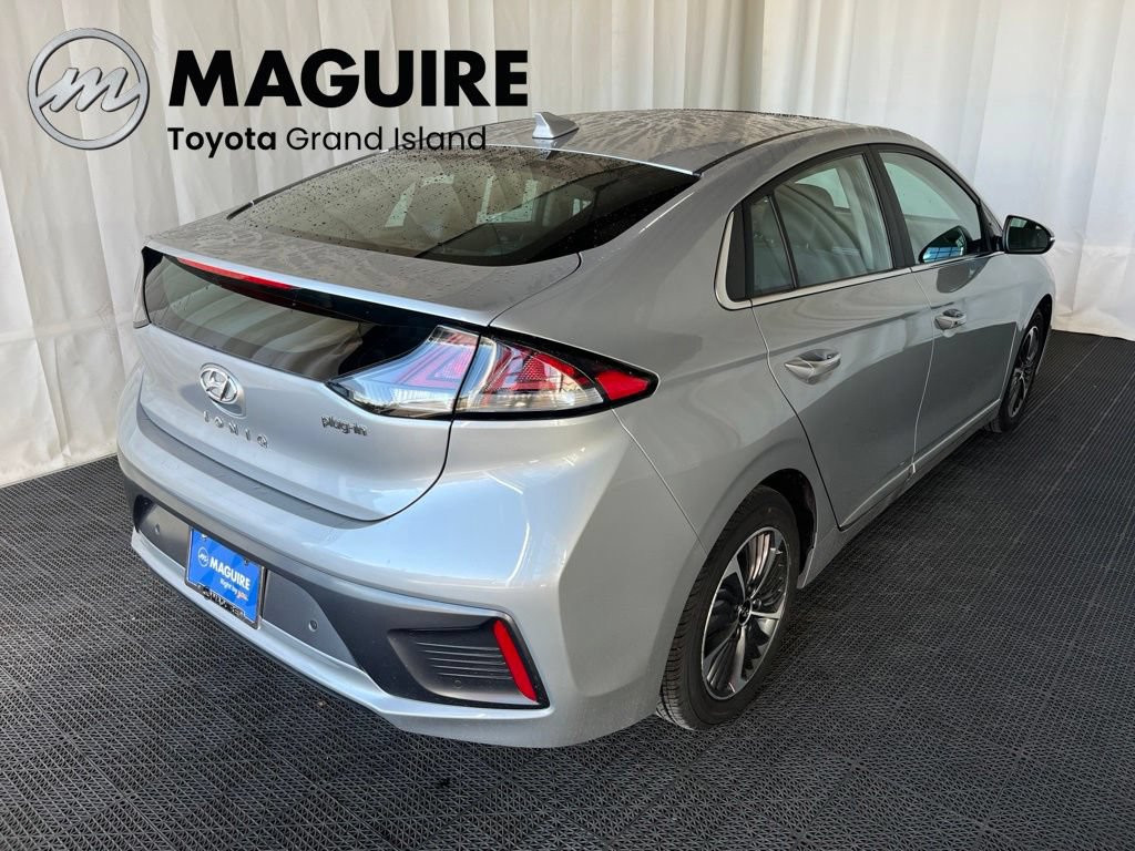 Used 2021 Hyundai Ioniq Limited FWD image 32