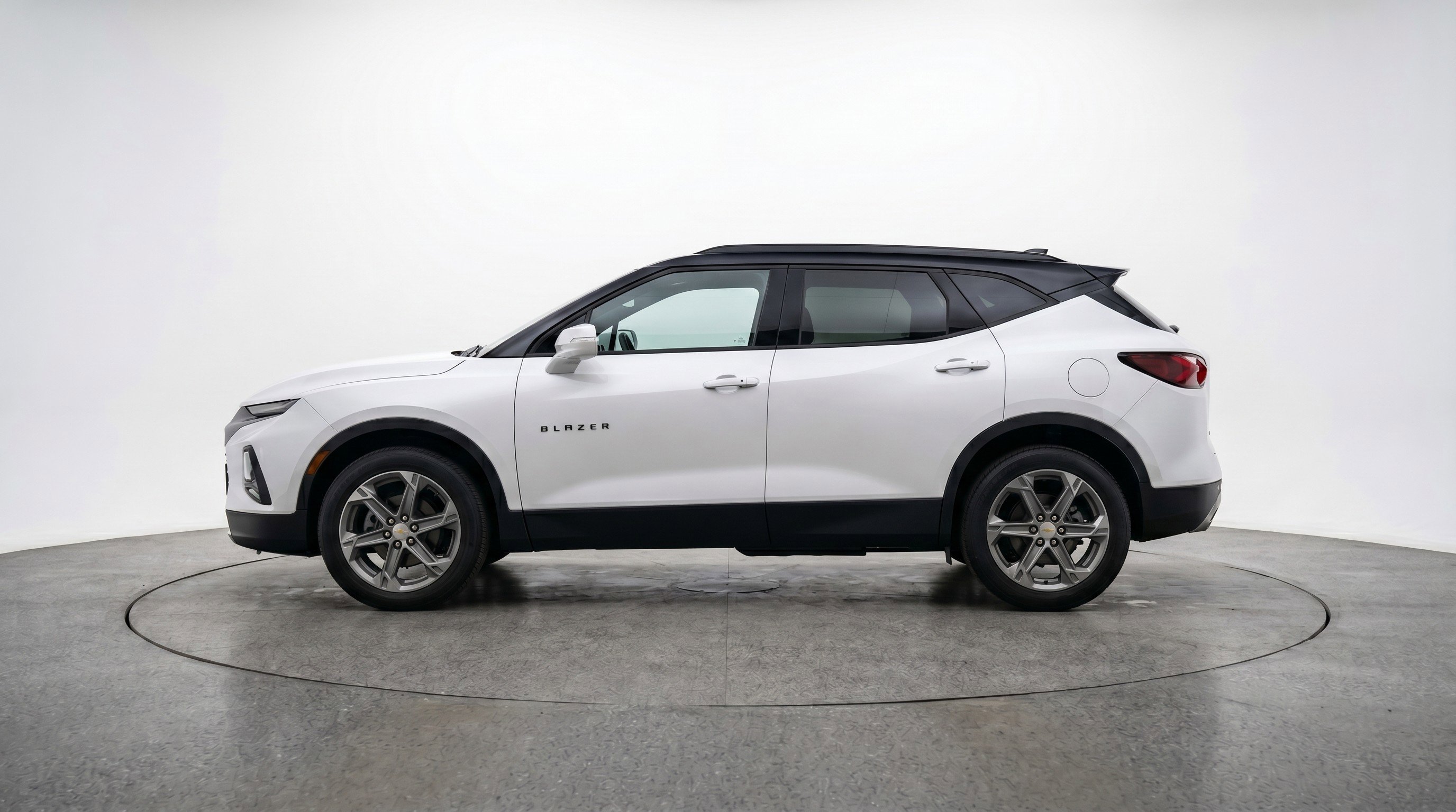 Used 2025 Chevrolet Blazer LT FWD image 5