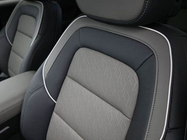 New 2026 Chevrolet Equinox LT w/ Convenience Package II image 17