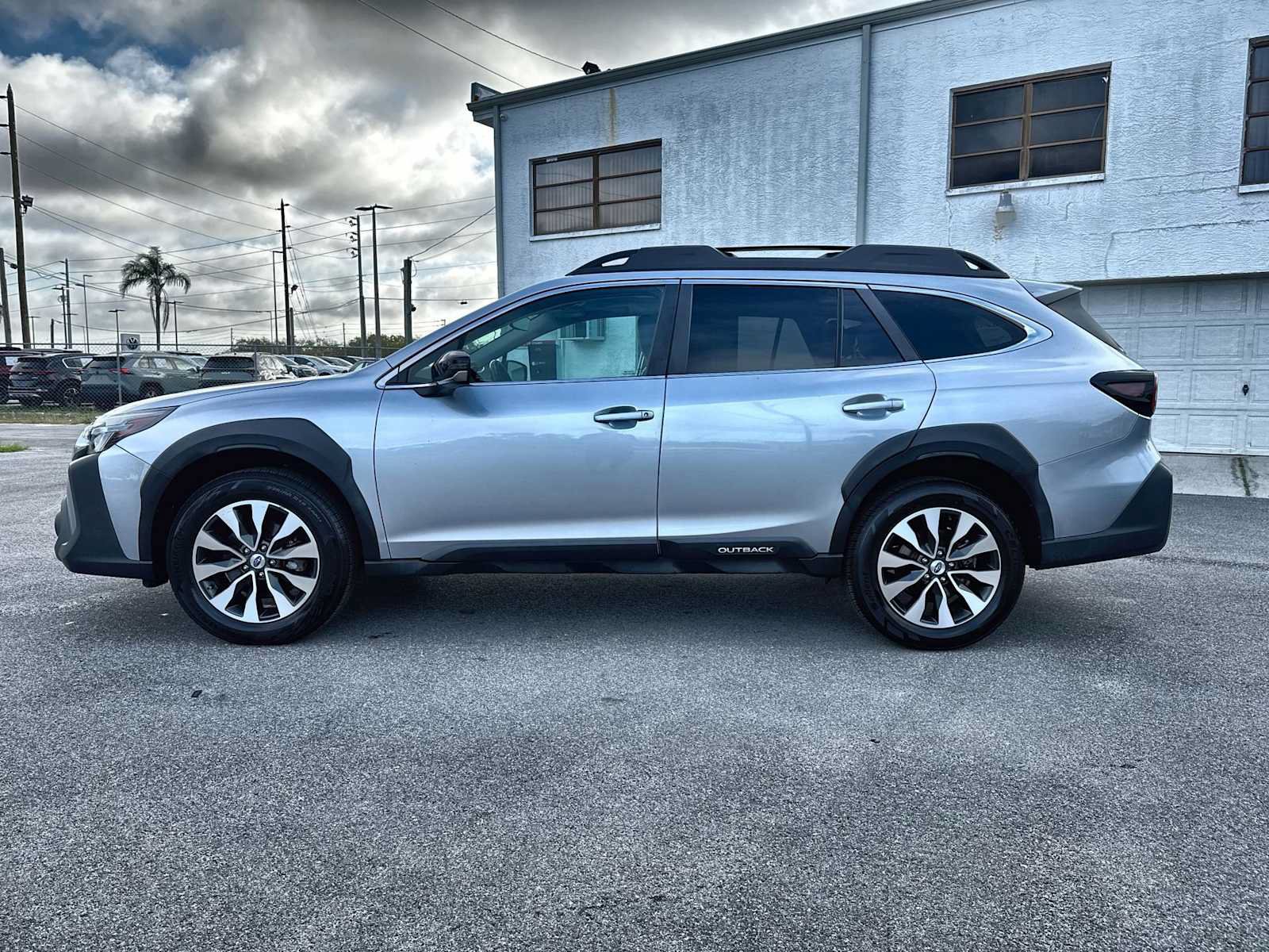 Used 2024 Subaru Outback Limited XT AWD/4WD image 3