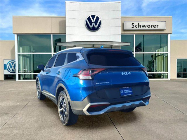 Used 2023 Kia Sportage EX image 3