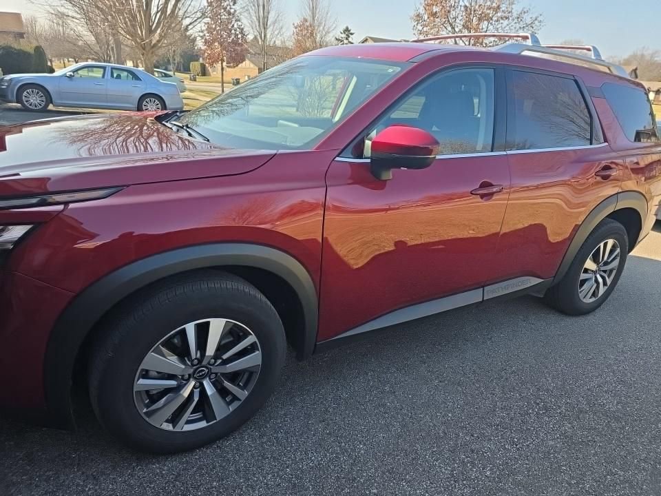 Certified 2023 Nissan Pathfinder SL image 2
