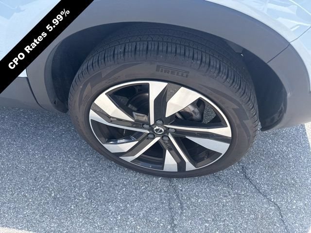 Certified 2024 Volvo XC40 B5 Plus w/ Climate Package AWD/4WD image 15
