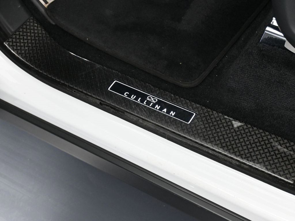 Certified 2021 Rolls-Royce Cullinan Black Badge image 16