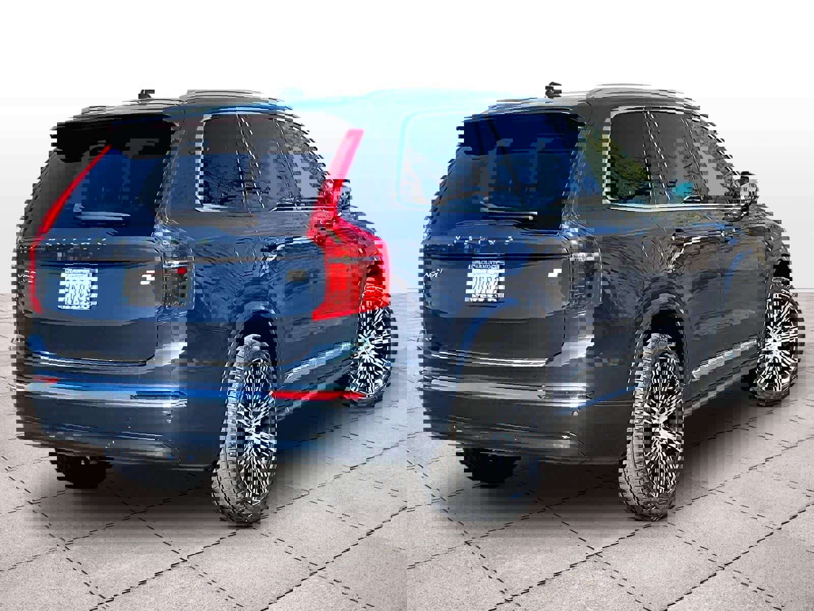 Used 2024 Volvo XC90 T8 Ultimate w/ Protection Package Premier image 16