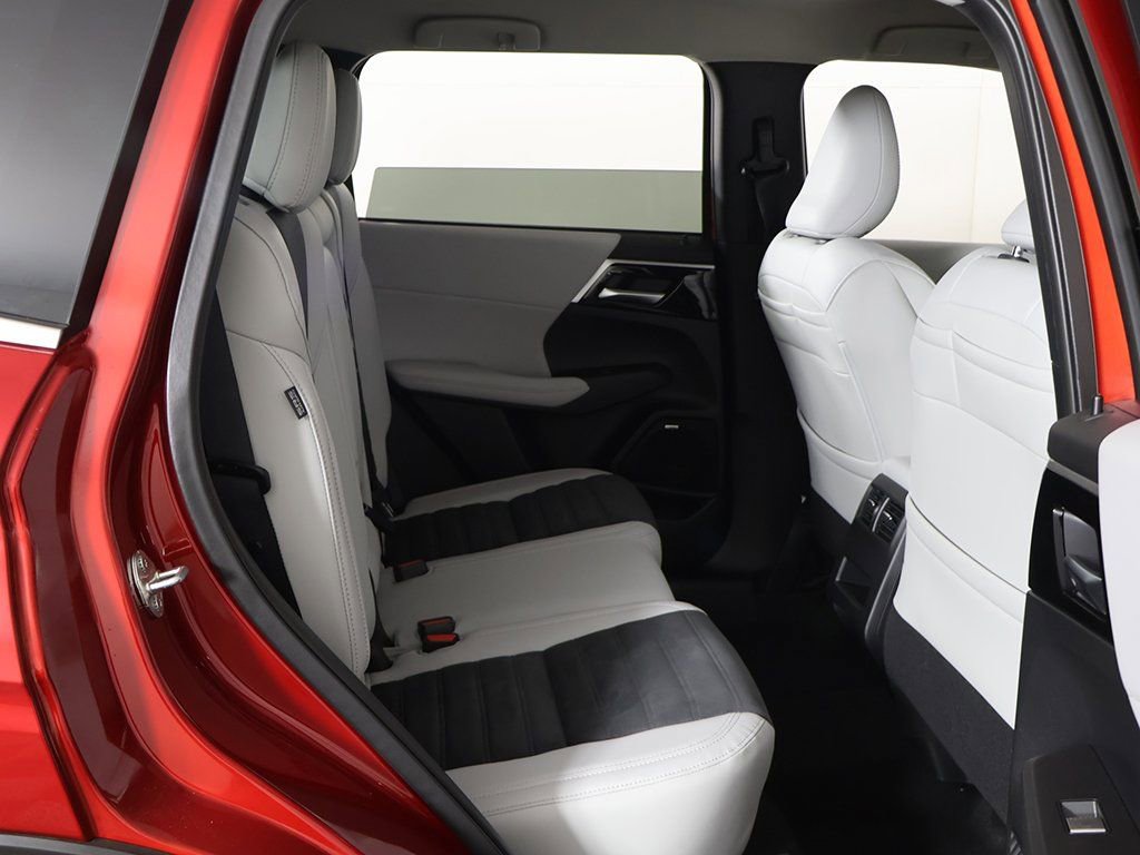 New 2025 Mitsubishi Outlander SE AWD/4WD image 33