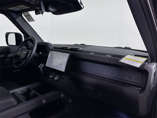 New 2026 Land Rover Defender 130 X-Dynamic SE image 32
