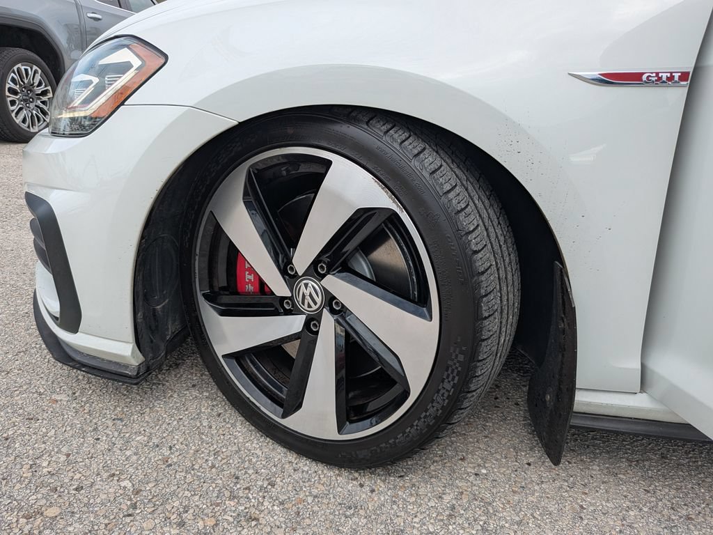 Used 2018 Volkswagen GTI SE w/ SE Leather Package FWD image 33