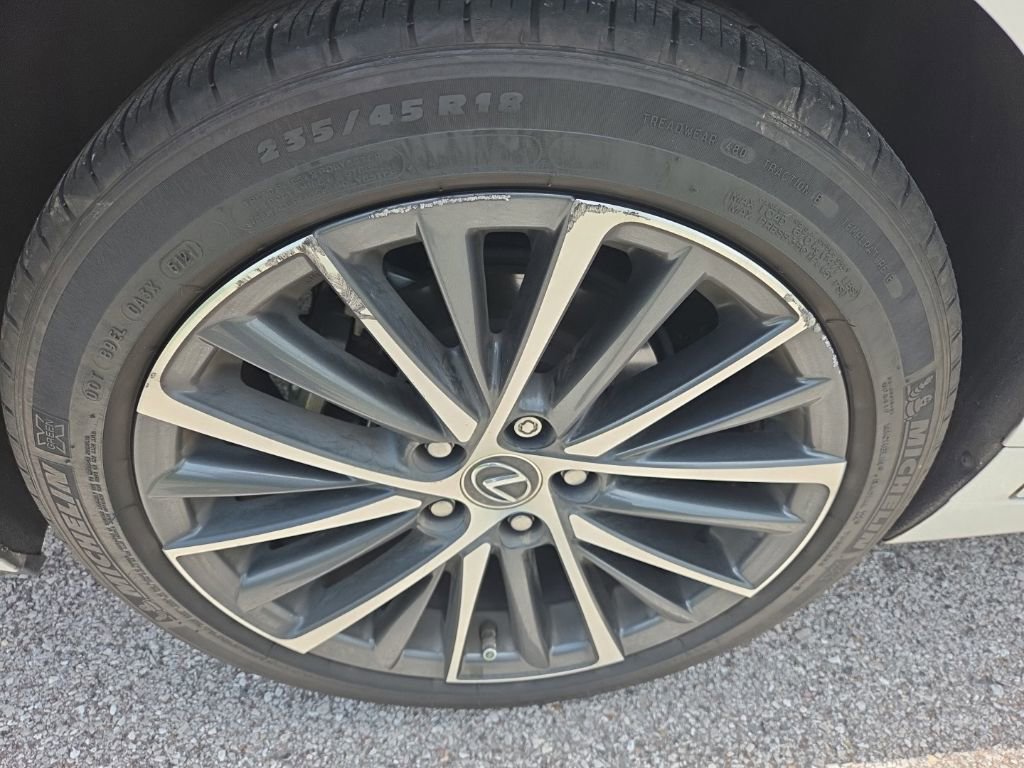 Used 2022 Lexus ES 350 w/ Premium Package FWD image 10