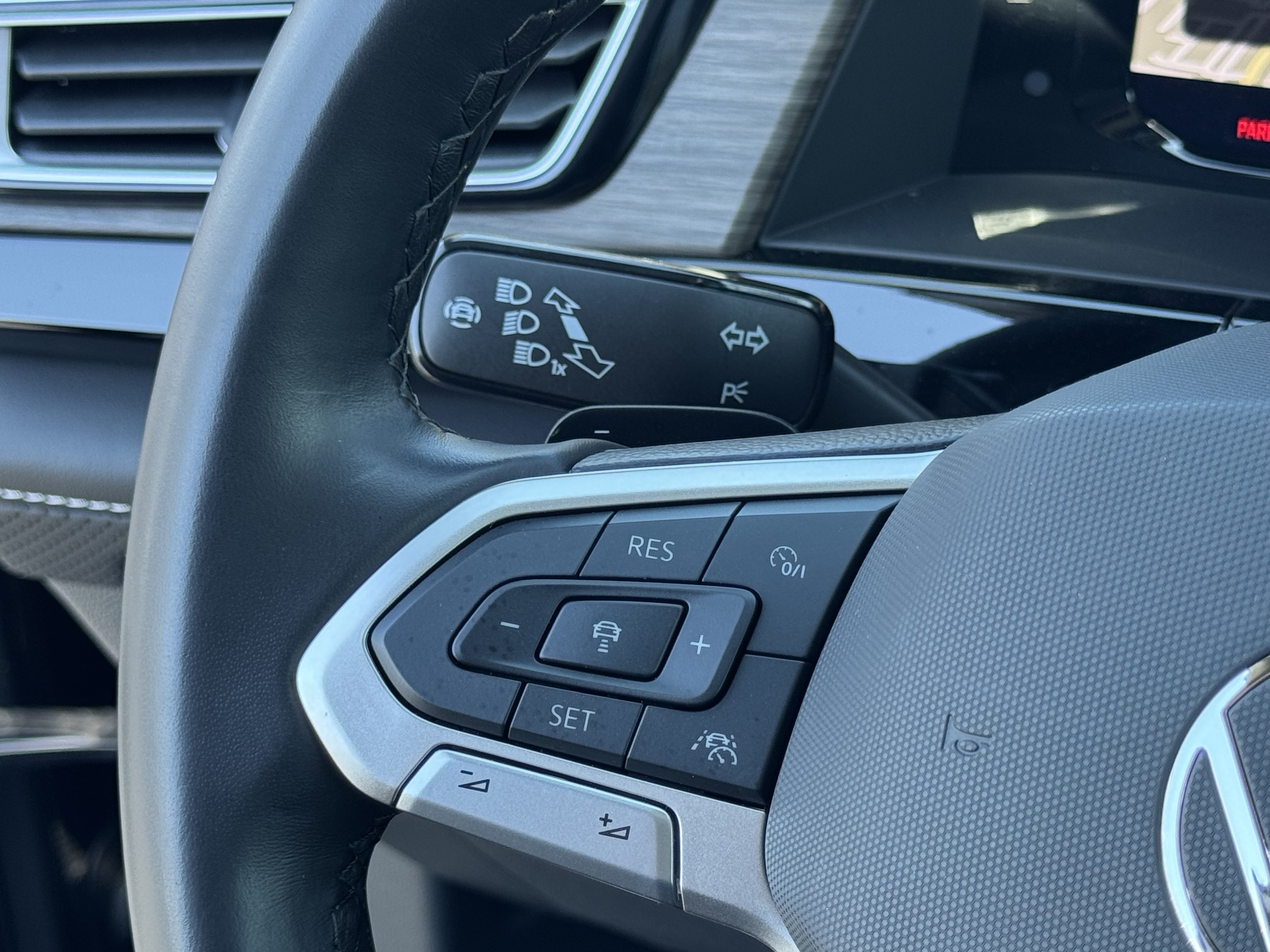 Certified 2024 Volkswagen Atlas SEL Premium R-Line AWD/4WD image 19