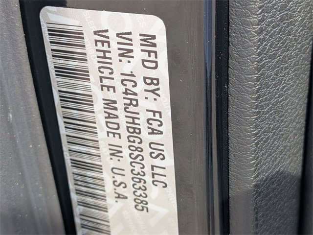 New 2025 Jeep Grand Cherokee Limited w/ Black Appearance Package image 33