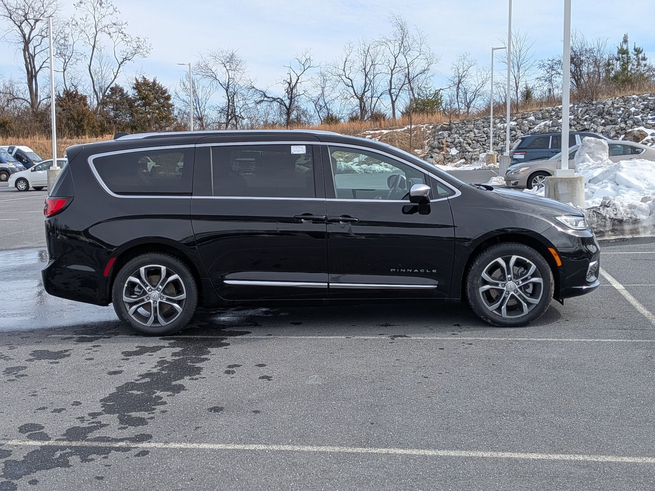 New 2026 Chrysler Pacifica Pinnacle w/ Trailer Tow Group image 4