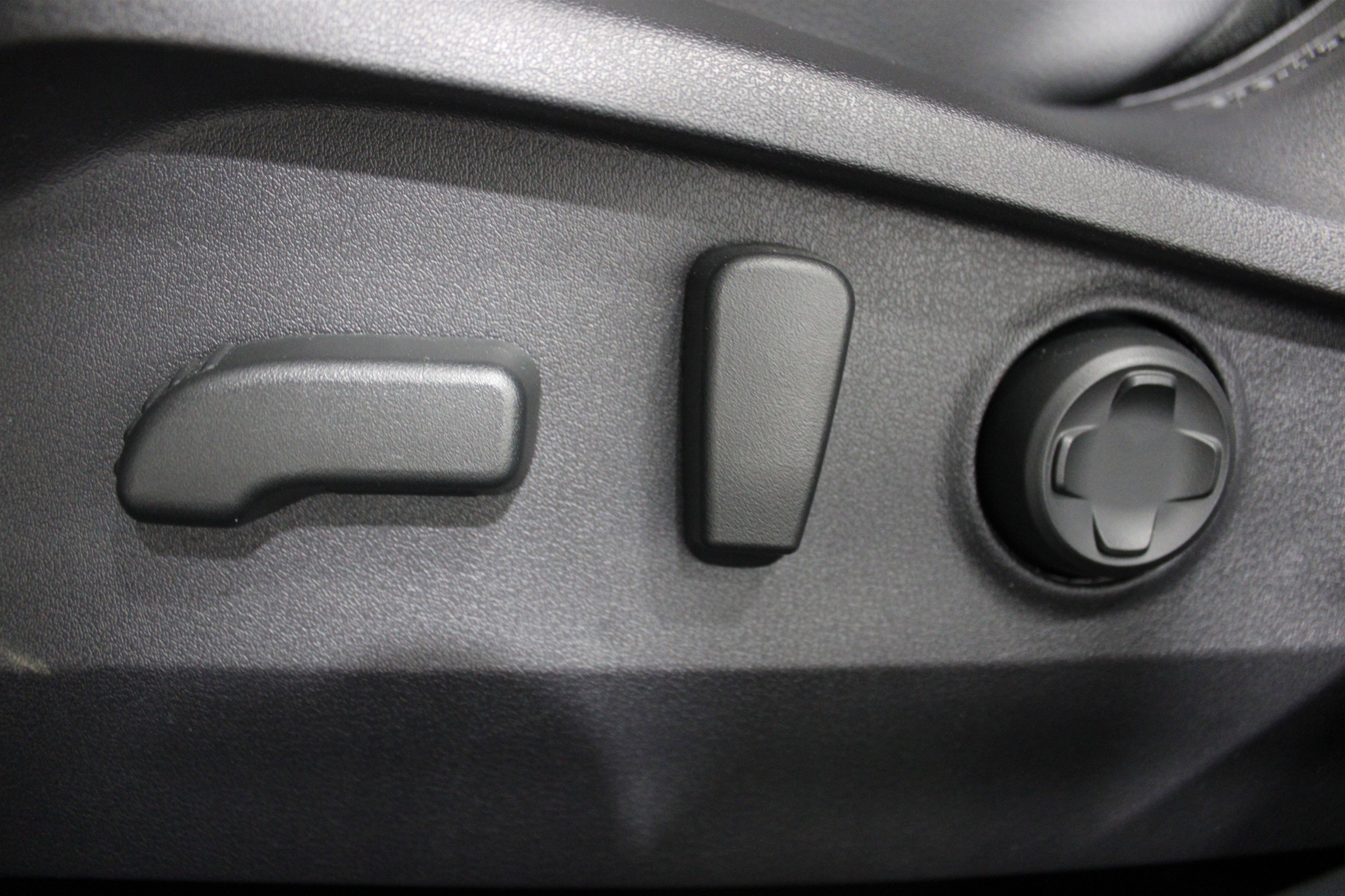 Certified 2025 Subaru Outback Limited AWD/4WD image 4