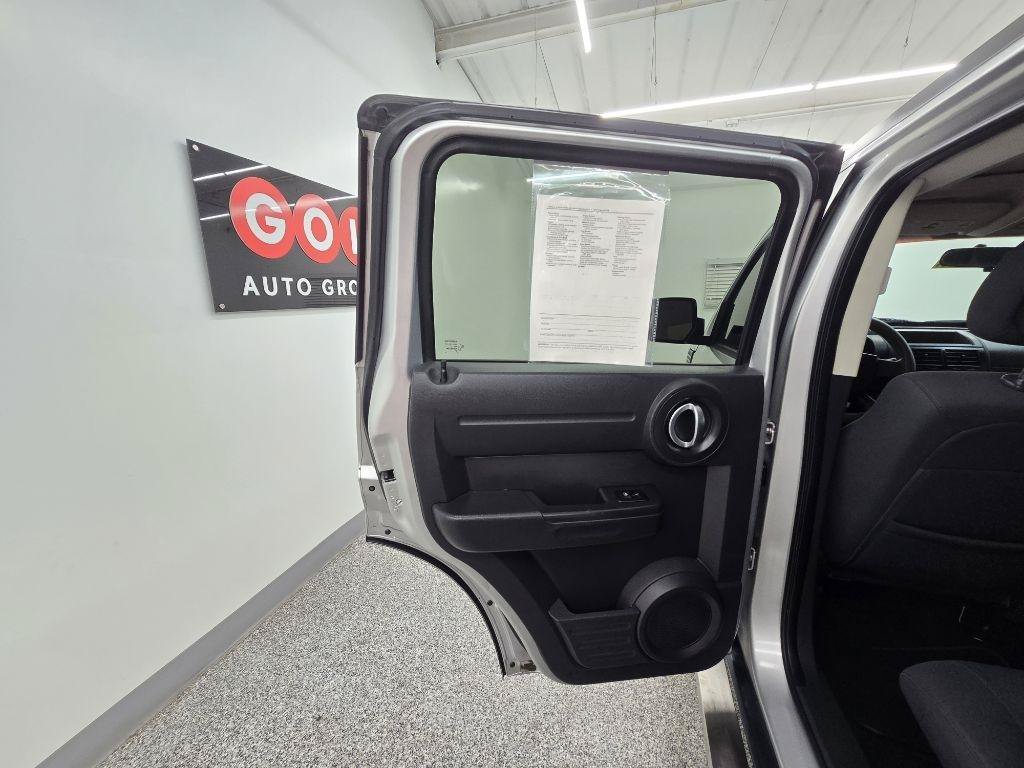 Used 2011 Dodge Nitro Heat RWD image 26