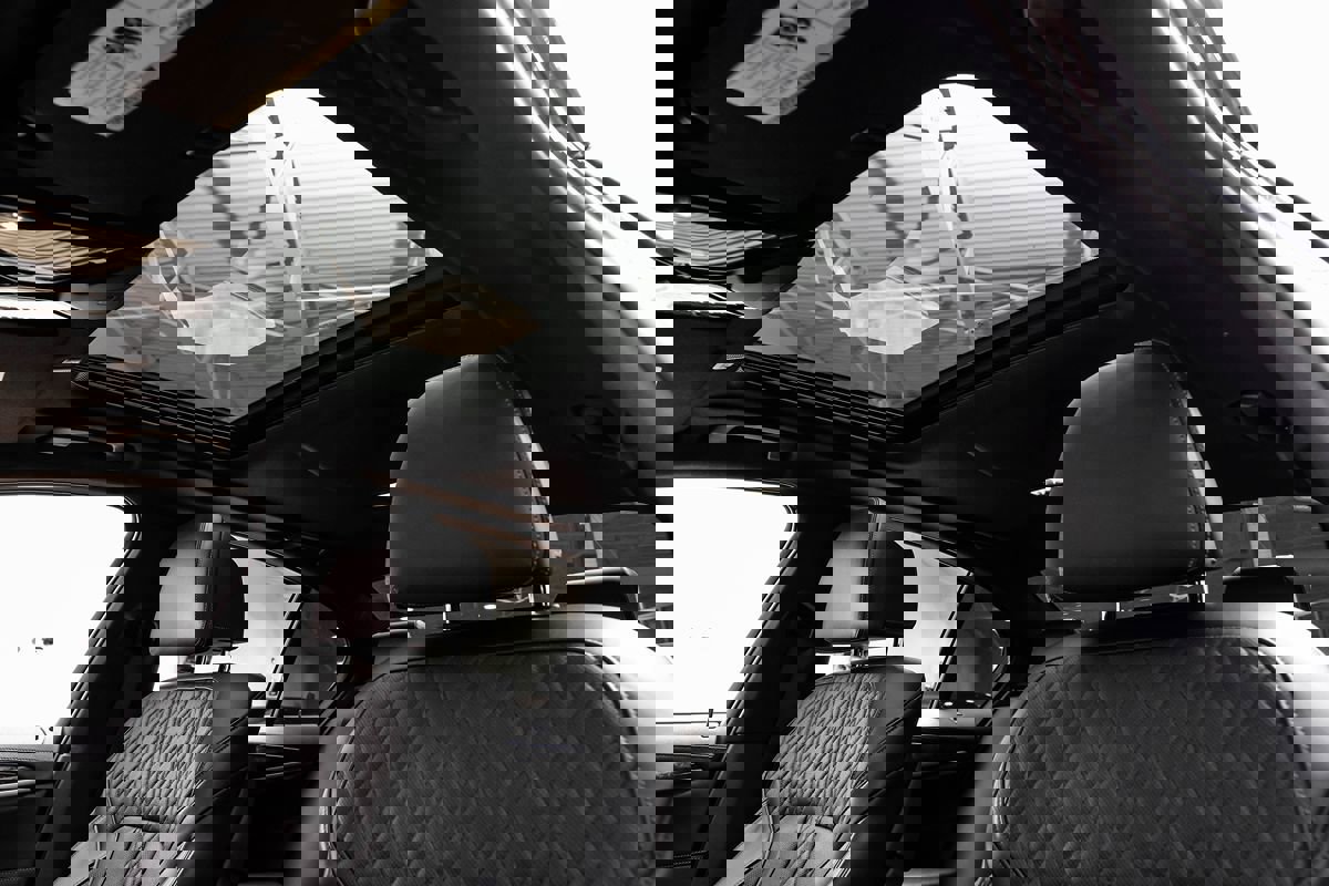 Used 2018 BMW M550i xDrive image 5