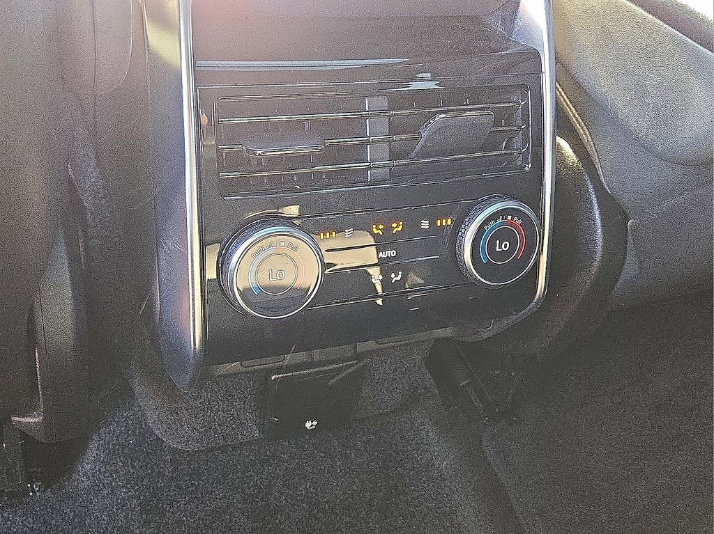 Used 2023 Land Rover Range Rover SE image 17