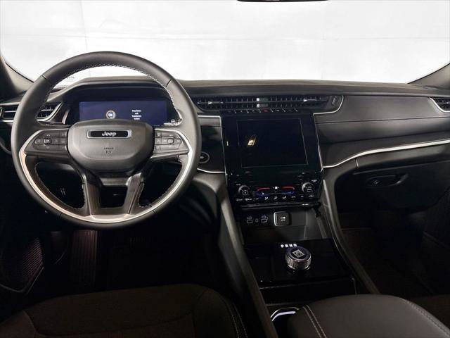 Certified 2025 Jeep Grand Cherokee Laredo w/ MOPAR Finishing Package AWD/4WD image 13