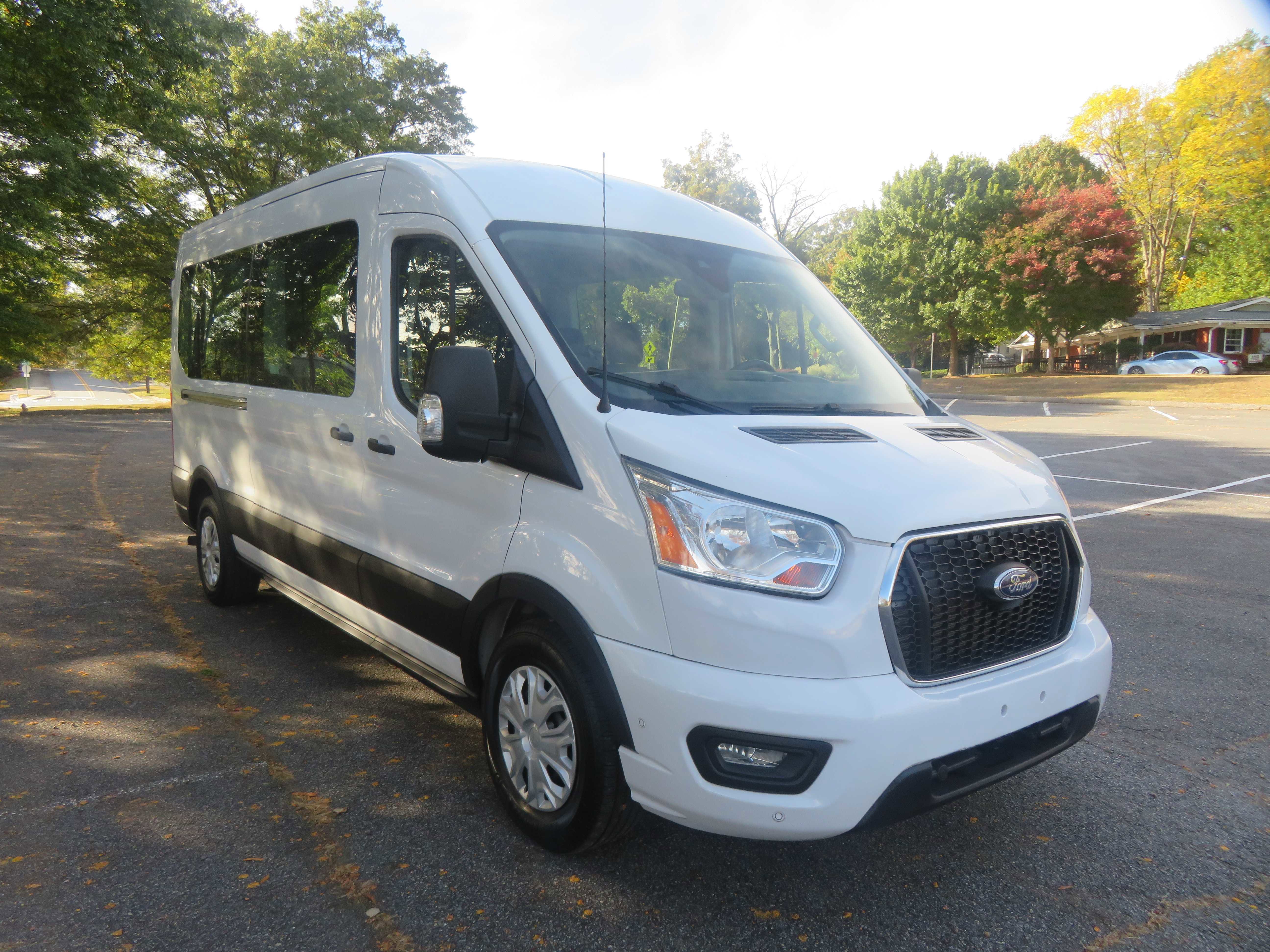 Used 2021 Ford Transit 350 XLT image 3