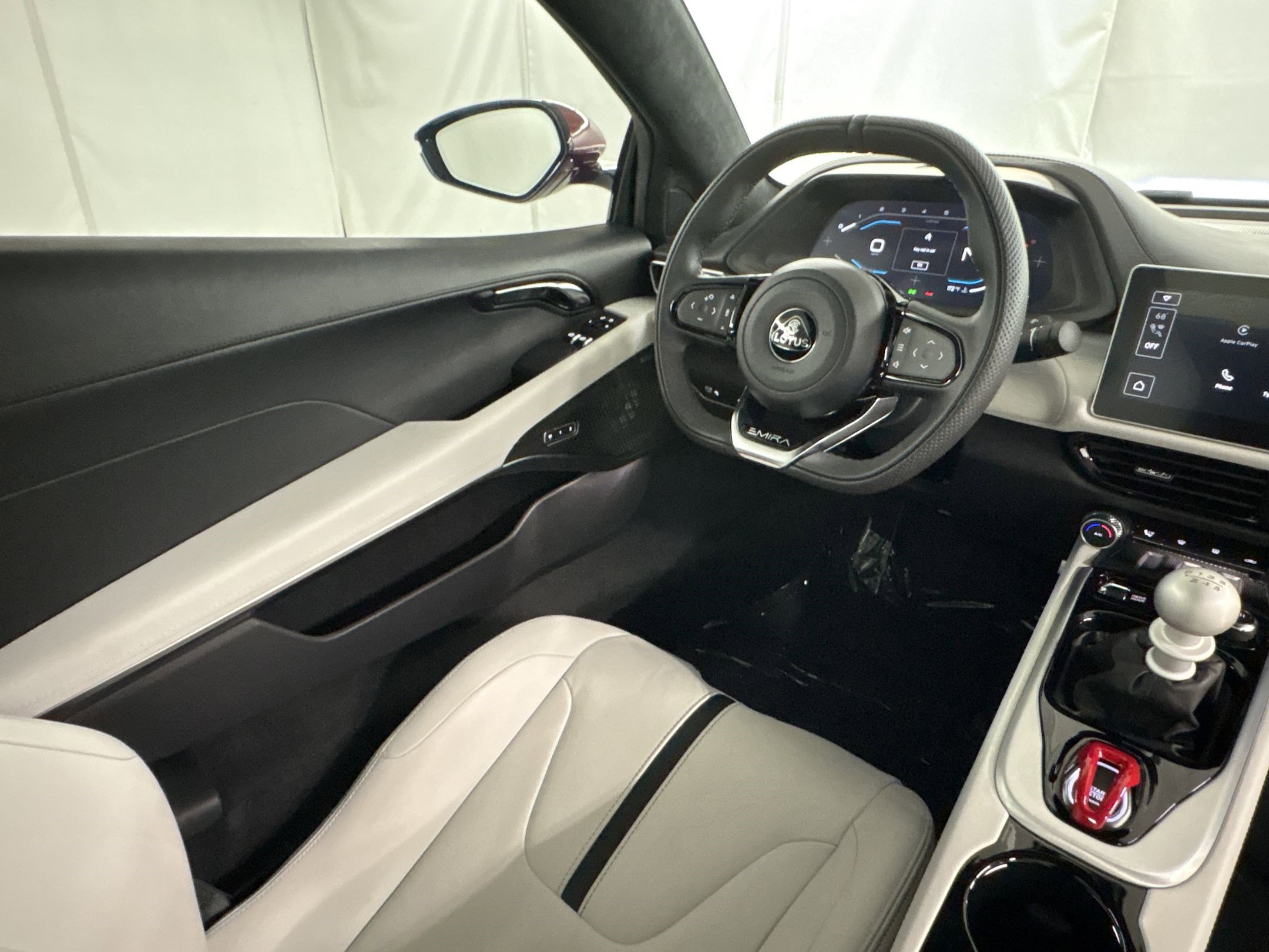Used 2025 Lotus Emira RWD image 28