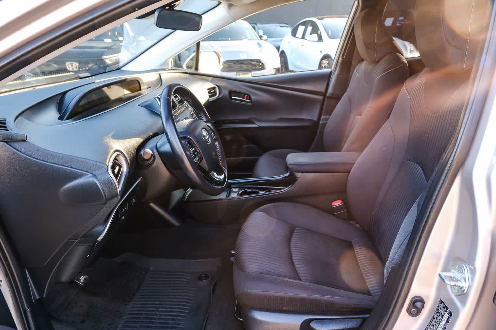 Certified 2022 Toyota Prius Prime LE FWD image 20