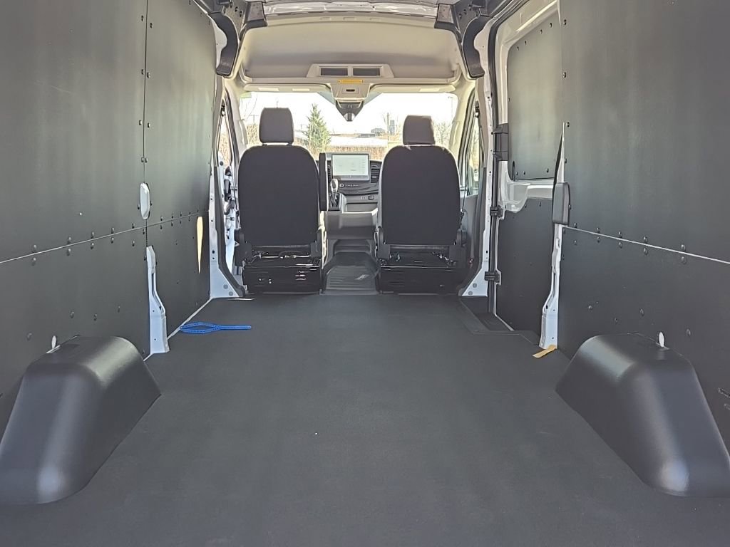 New 2026 Ford Transit 250 148 Medium Roof Extended AWD w/ Load Area Protection Package image 27