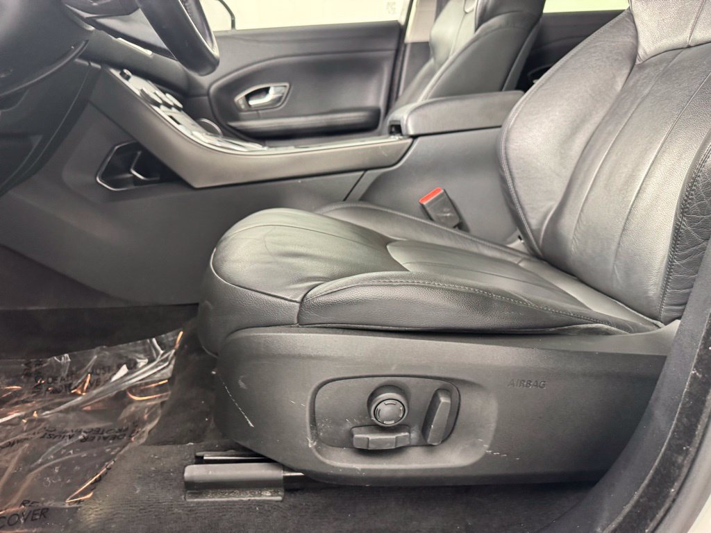 Used 2019 Land Rover Range Rover Evoque SE AWD/4WD image 13