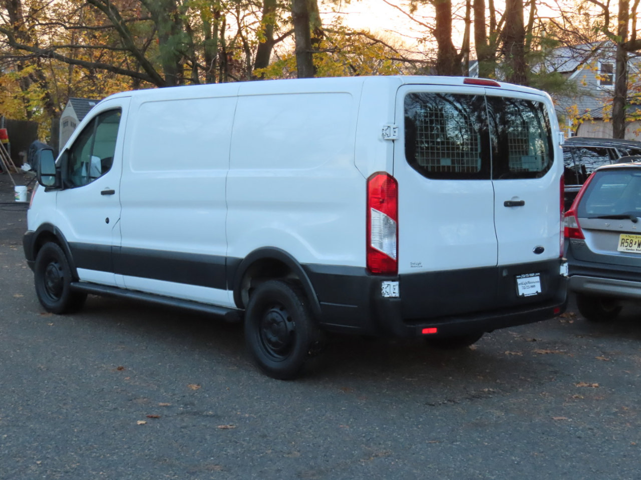 Used 2018 Ford Transit 250 130 Low Roof w/ Exterior Upgrade Package image 4