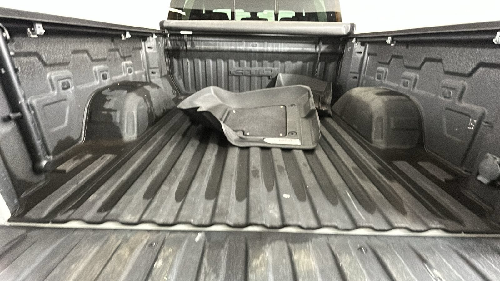 Used 2022 GMC Sierra 1500 AT4 w/ AT4 Premium Package AWD/4WD image 33