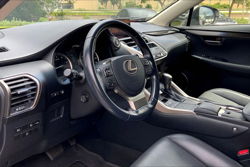 Used 2018 Lexus NX 300 FWD image 14