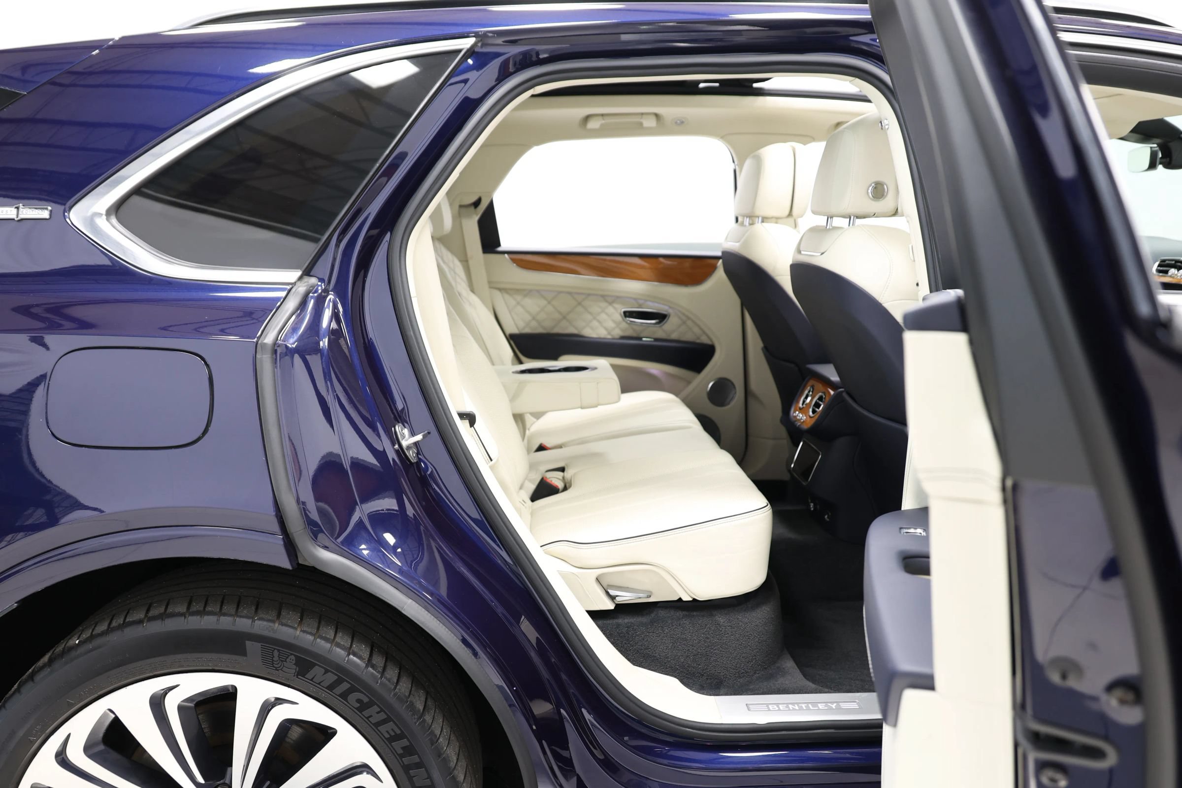 Used 2021 Bentley Bentayga w/ First Edition Specification AWD/4WD image 88