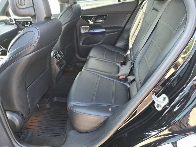 Used 2023 Mercedes-Benz GLC 300 4MATIC image 25