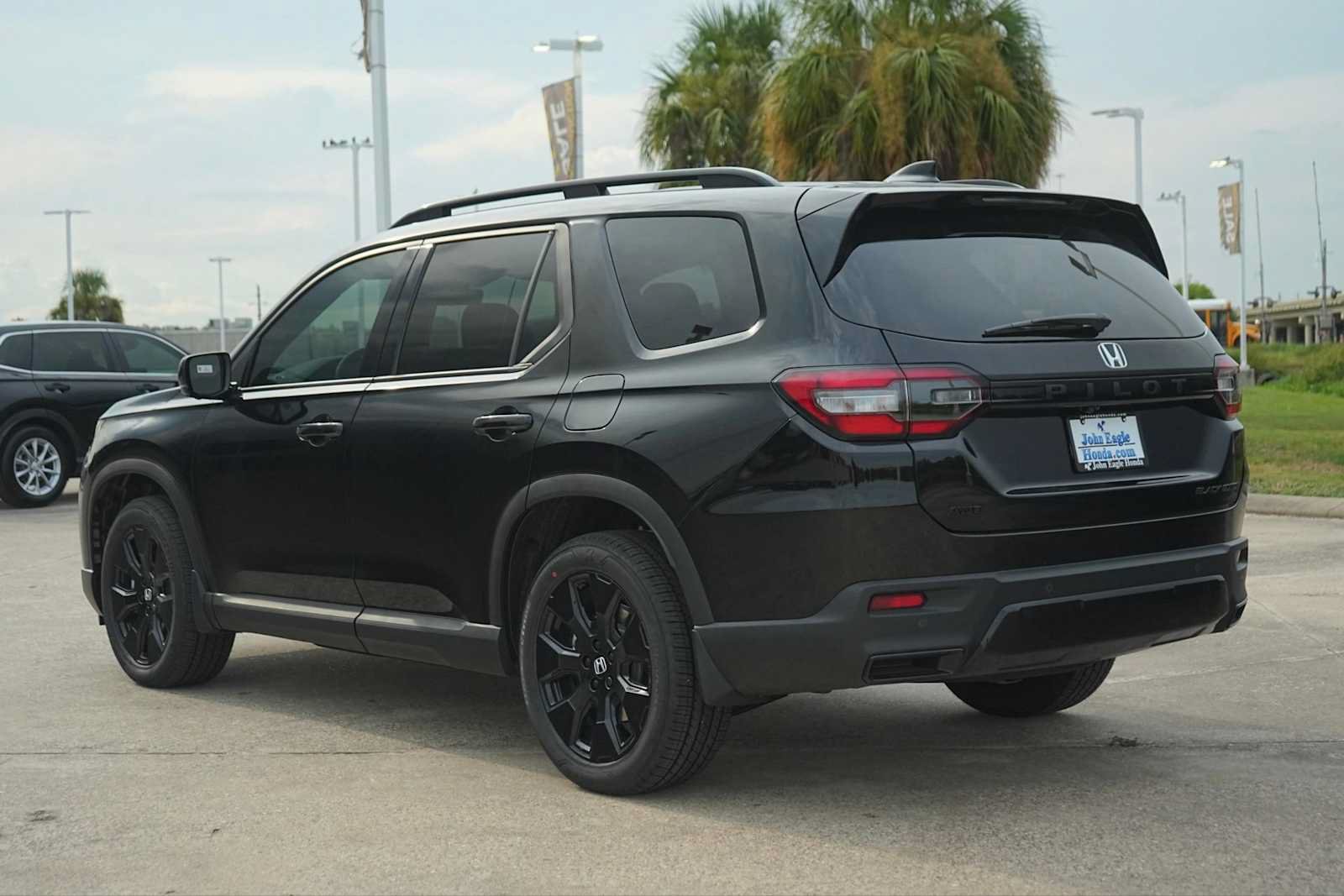 New 2026 Honda Pilot Black Edition image 4