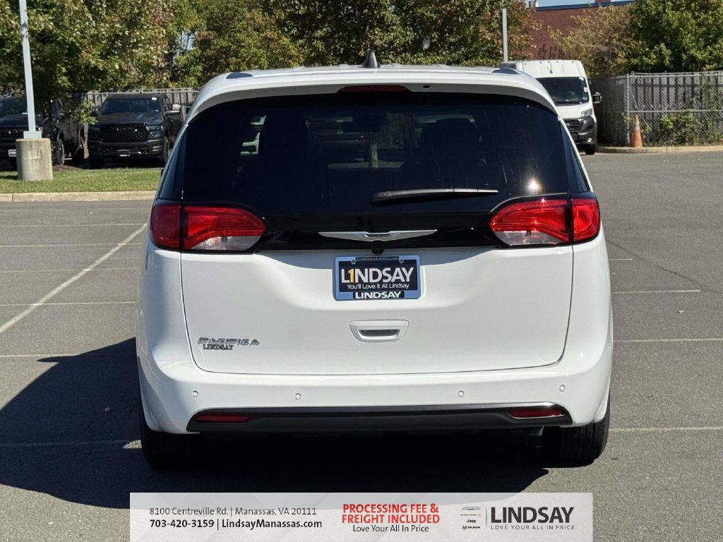 New 2027 Chrysler Pacifica LX FWD image 7