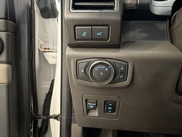 Used 2018 Ford Expedition Limited w/ Equipment Group 301A AWD/4WD image 22