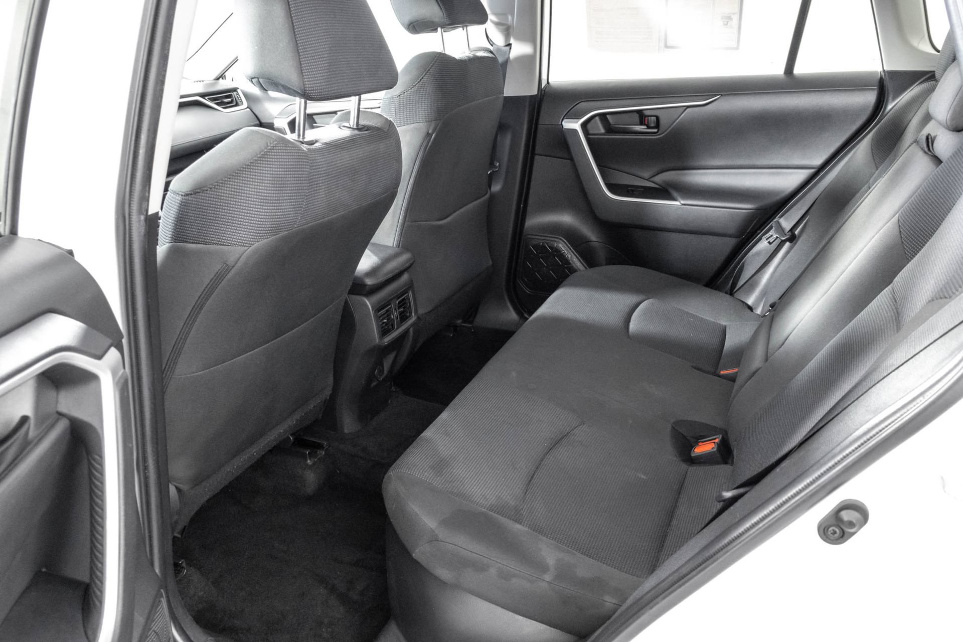 Used 2022 Toyota RAV4 LE AWD/4WD image 35