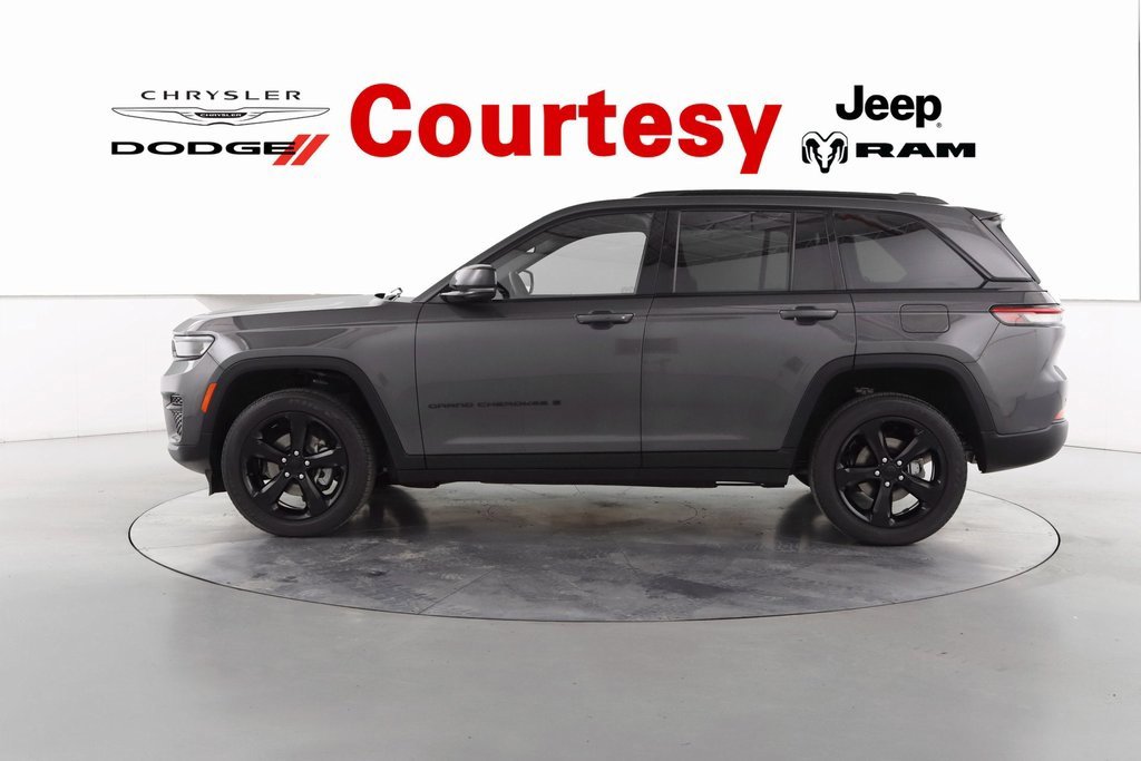 Certified 2022 Jeep Grand Cherokee Altitude image 8