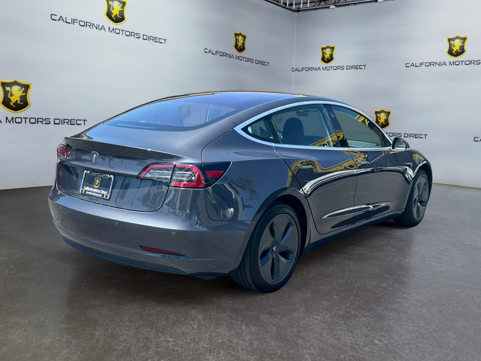 Used 2018 Tesla Model 3 Long Range RWD image 5
