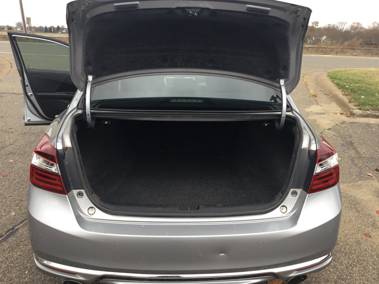 Used 2016 Honda Accord Touring image 23