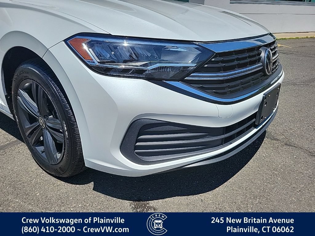 Certified 2024 Volkswagen Jetta SE w/ Panoramic Sunroof Package FWD image 23