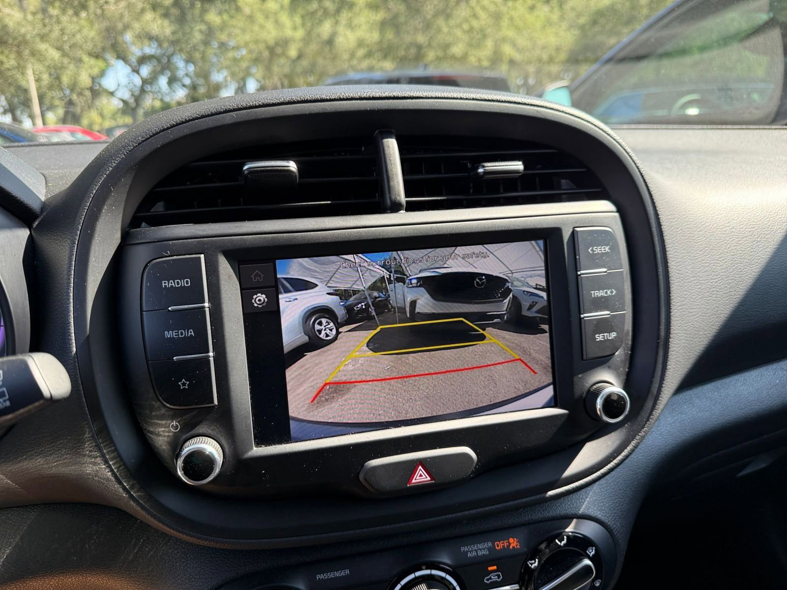 Used 2025 Kia Soul LX w/ LX Technology Package FWD image 21