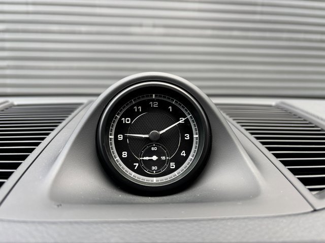 Certified 2025 Porsche Macan image 18