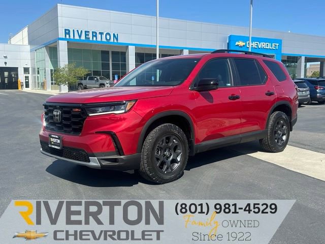 Used 2025 Honda Pilot TrailSport image 1