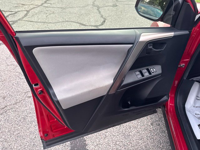 Used 2015 Toyota RAV4 LE AWD/4WD image 12